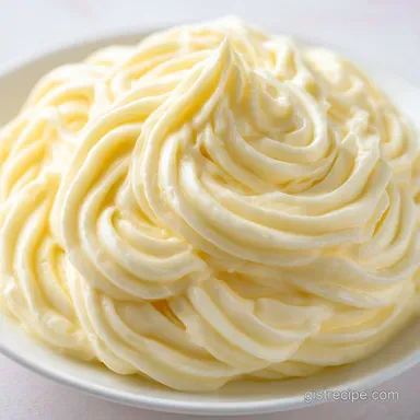 Cream Cheese Icing in 10 Minutes